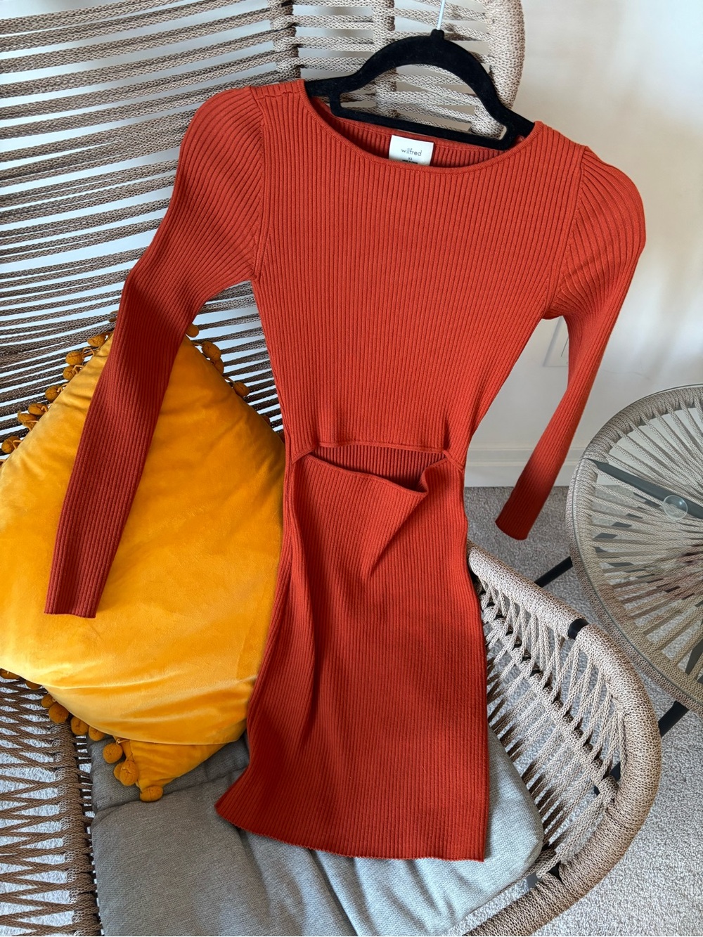 Wilfred Ribbed Long-Sleeve Bodycon Dress in Rust